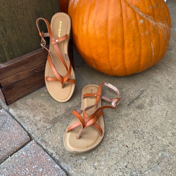 Women sandals - Picture 1 of 3